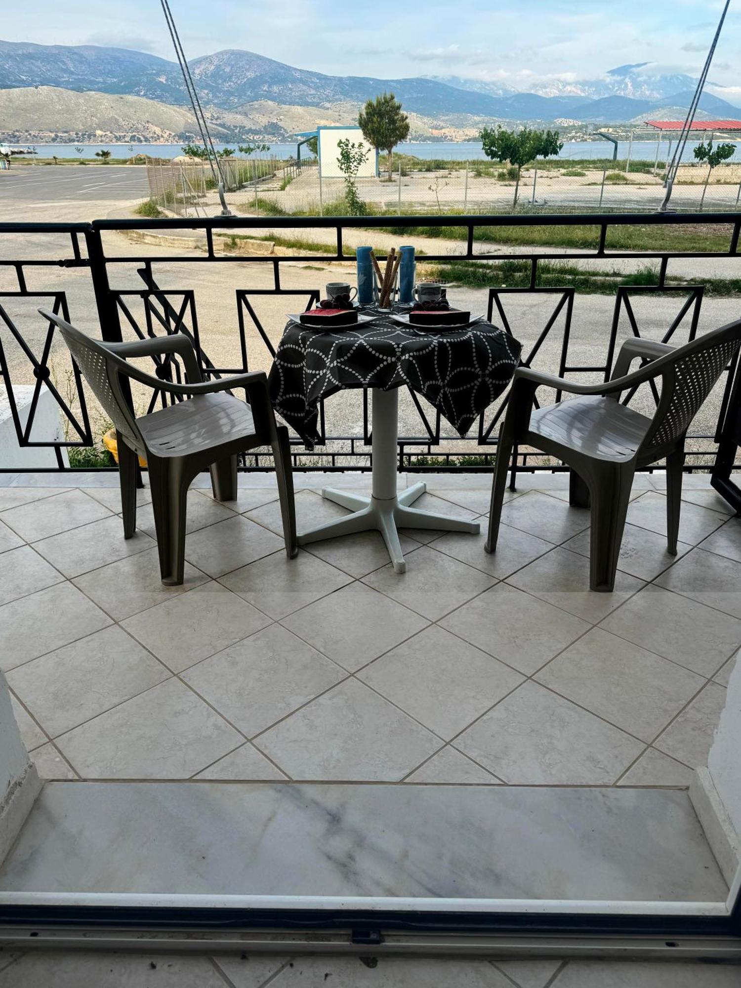 Xenia Ionis Luxury Apartments Lixouri Buitenkant foto