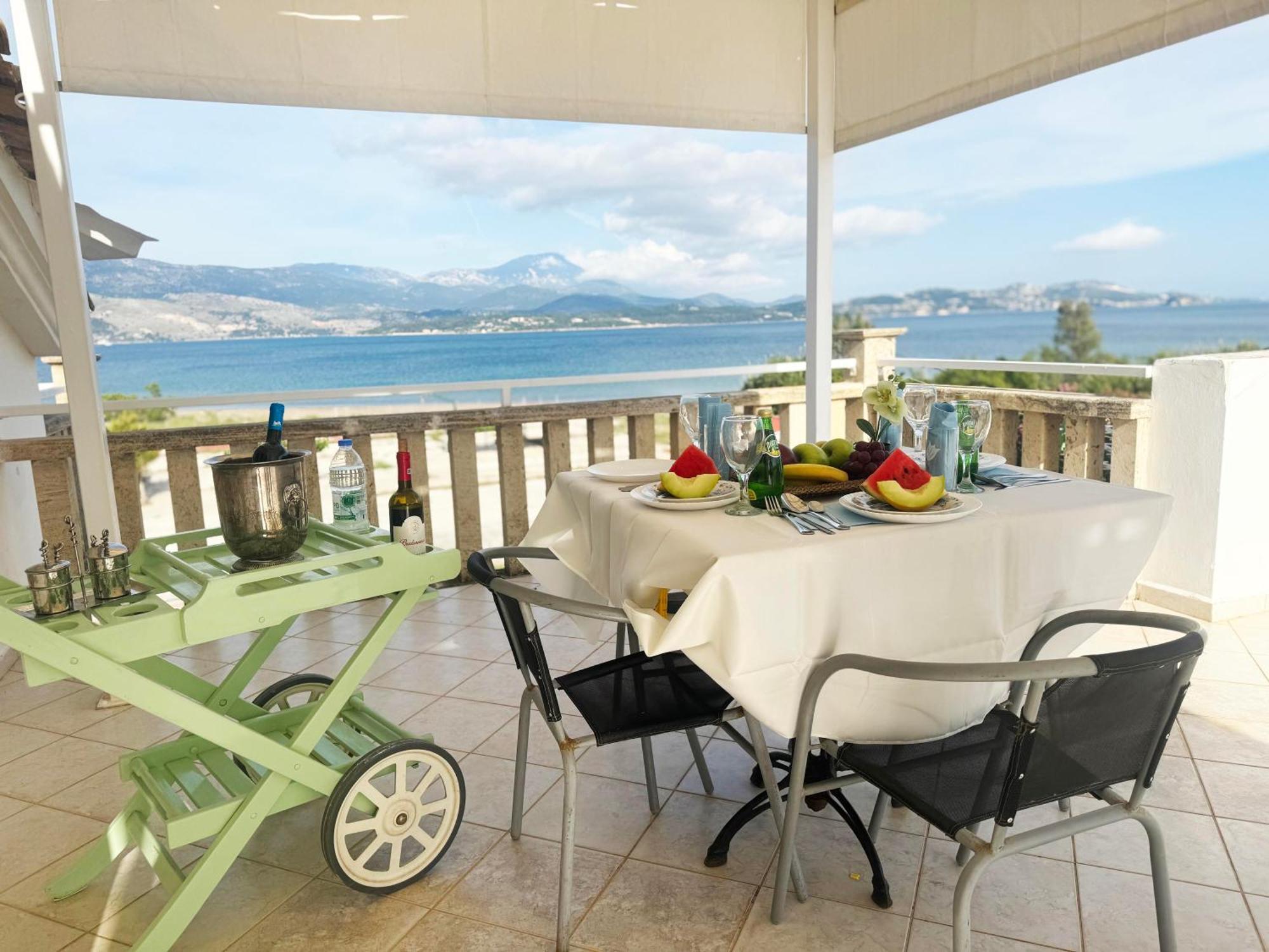 Xenia Ionis Luxury Apartments Lixouri Buitenkant foto