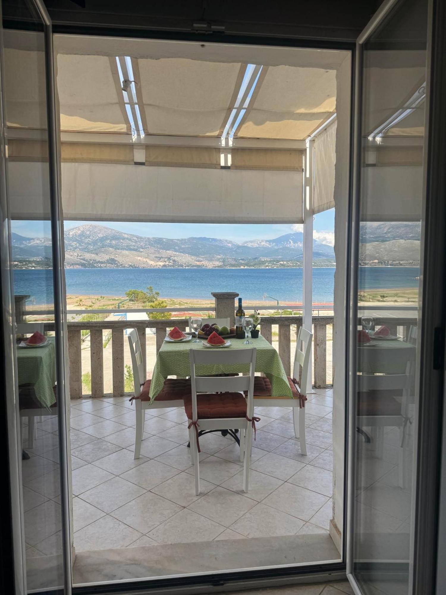 Xenia Ionis Luxury Apartments Lixouri Buitenkant foto