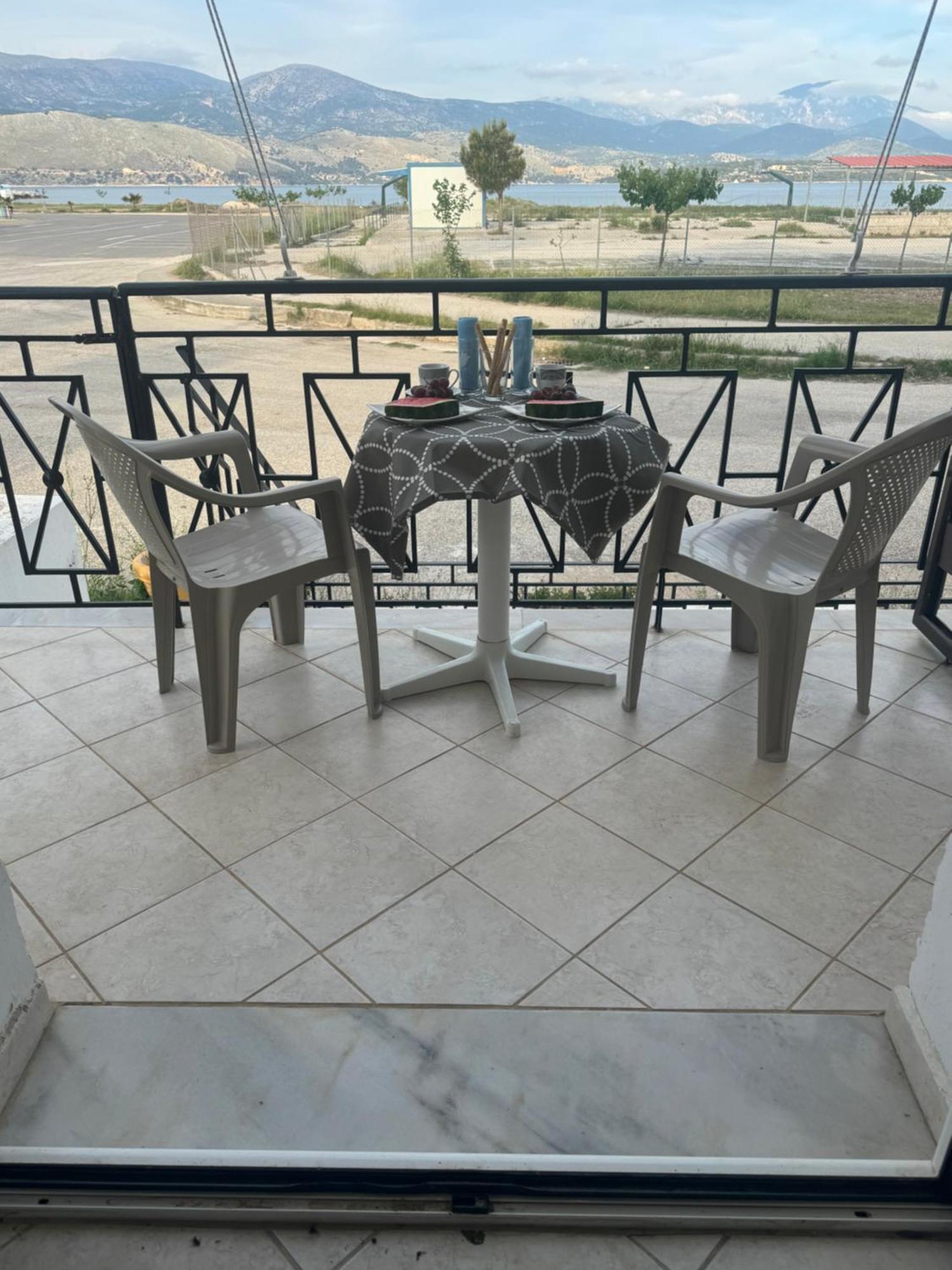 Xenia Ionis Luxury Apartments Lixouri Buitenkant foto