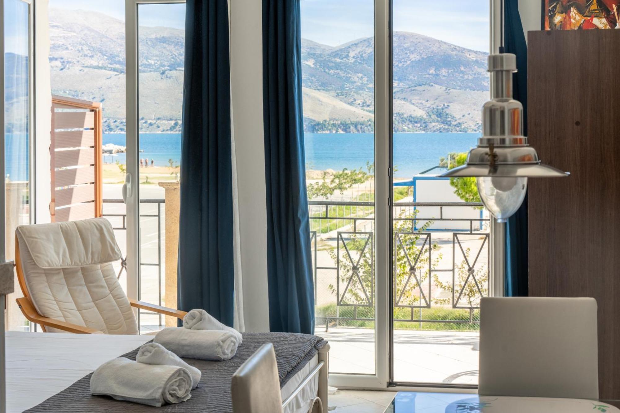 Xenia Ionis Luxury Apartments Lixouri Buitenkant foto